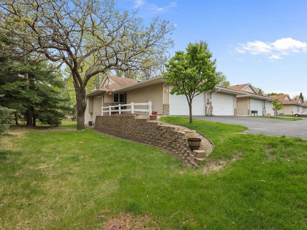 801 White Oak Court, New Brighton, MN 55112