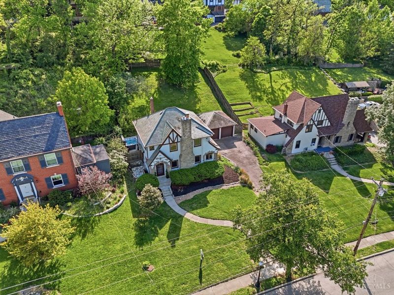 801 Ludlow Avenue, Cincinnati, OH 45220 Photo 3