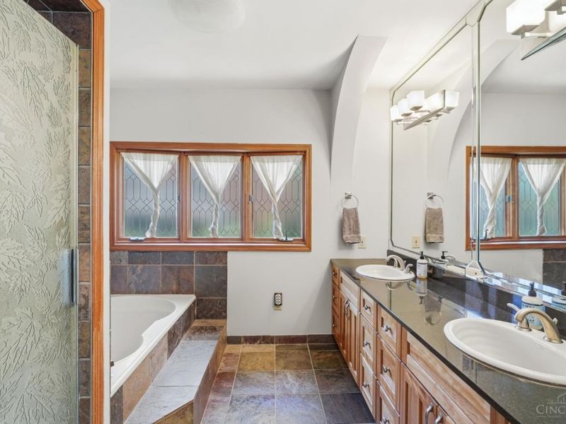 801 Ludlow Avenue, Cincinnati, OH 45220 Photo 36