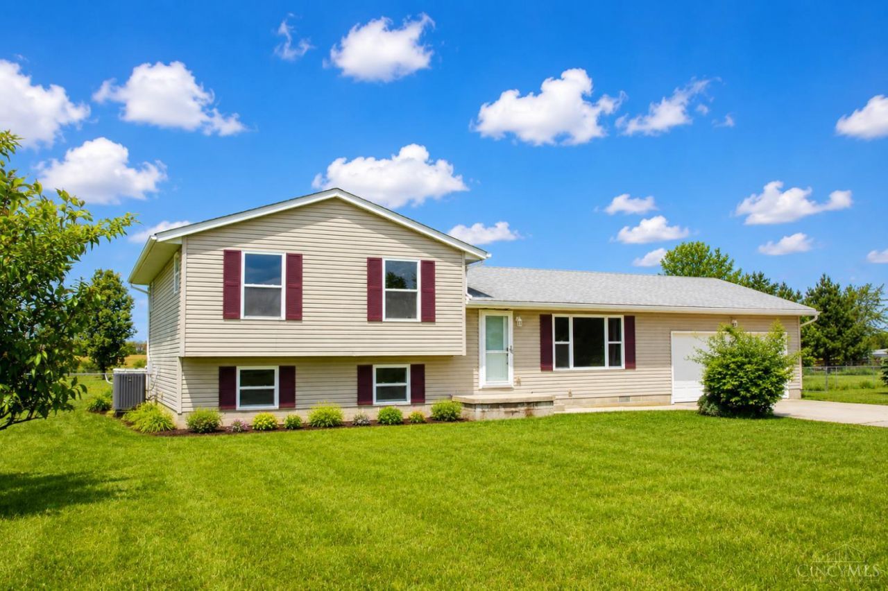 816 Farmers Road, Washington Township, OH 45177 Main Photo