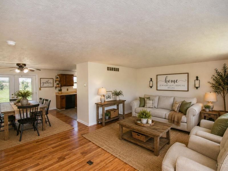 816 Farmers Road, Washington Township, OH 45177 Photo 2