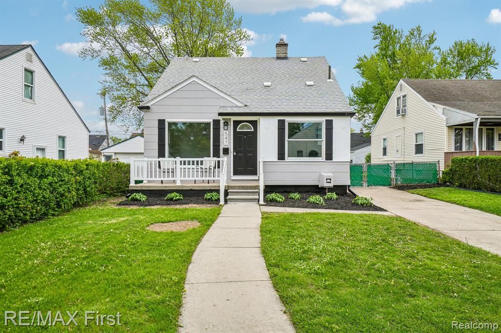 547 Leroy Avenue, Clawson, MI 48017 Main Photo
