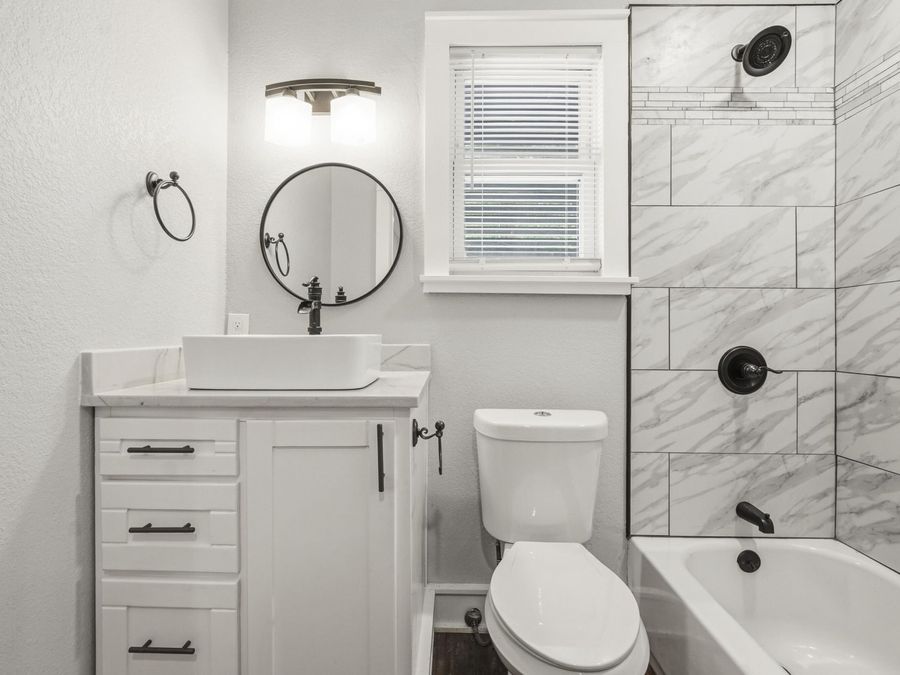 Property Image 100