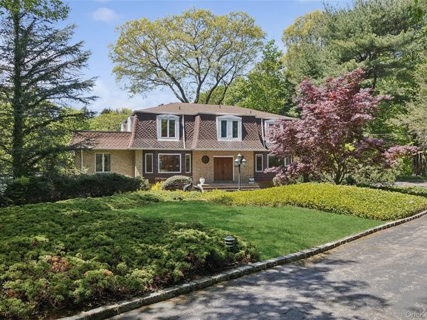 94 Cove Road, Oyster Bay Cove, NY 11771