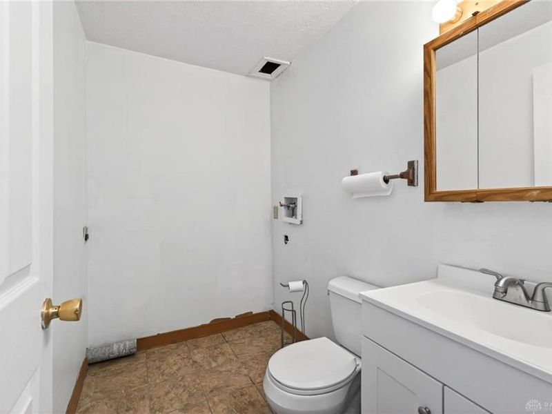 415 Falcon Drive, New Carlisle, OH 45344 Photo 23