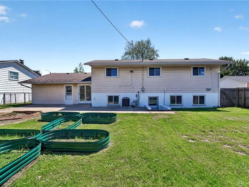 415 Falcon Drive, New Carlisle, OH 45344 Photo 32