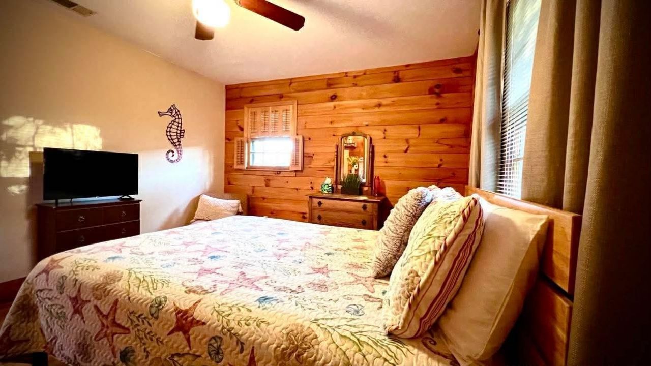 2419 Hilton Dr. Photo 11