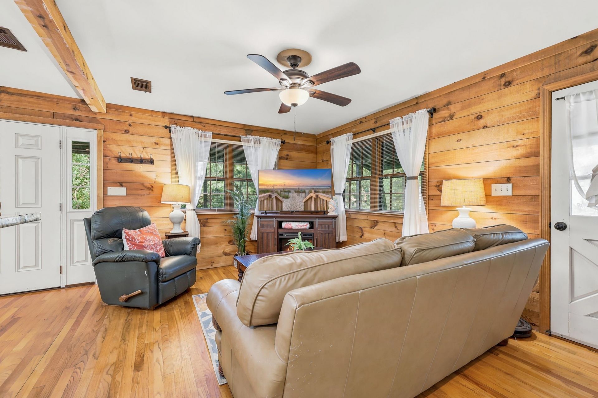 2419 Hilton Dr. Photo 32