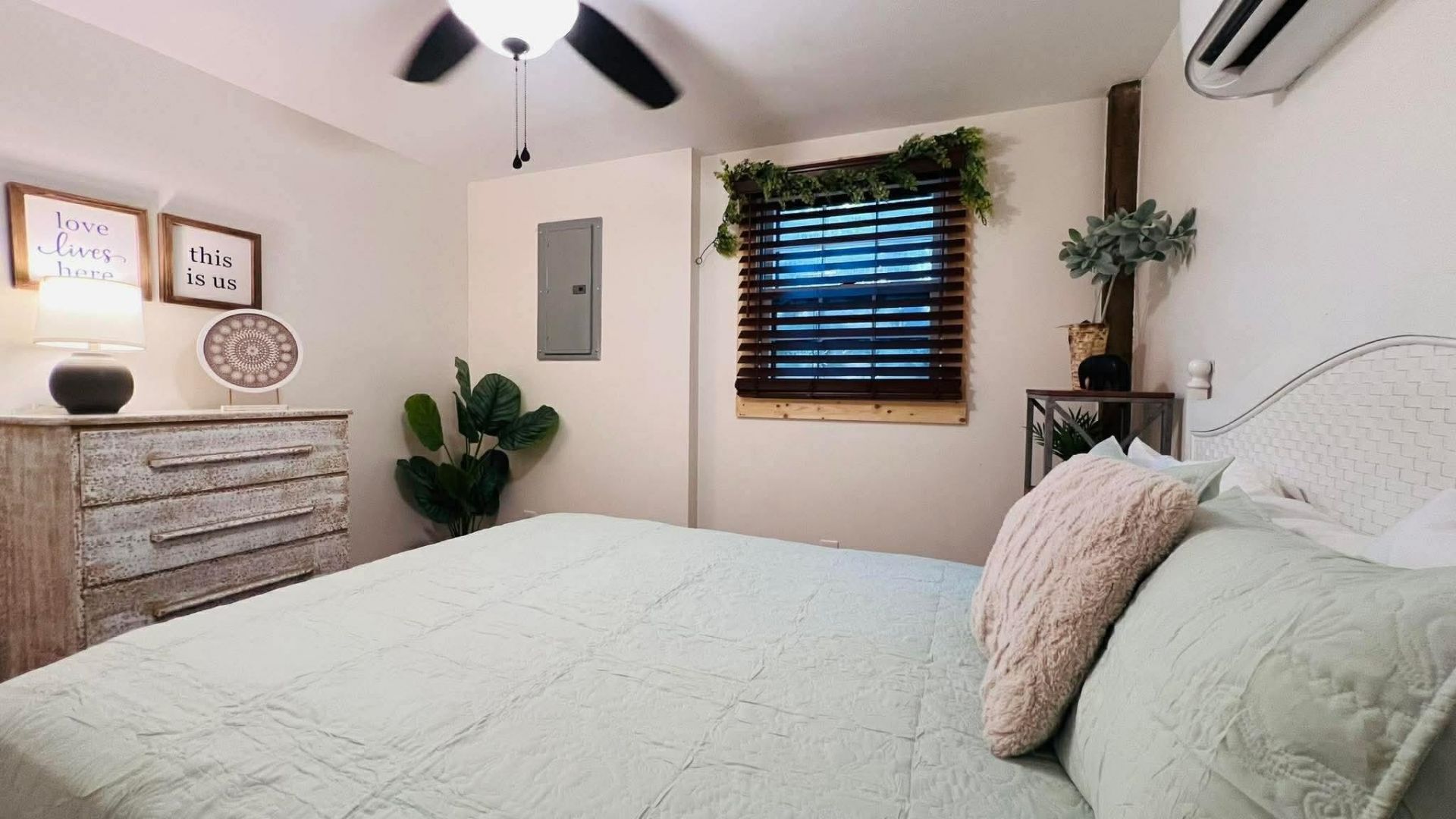 2419 Hilton Dr. Photo 35