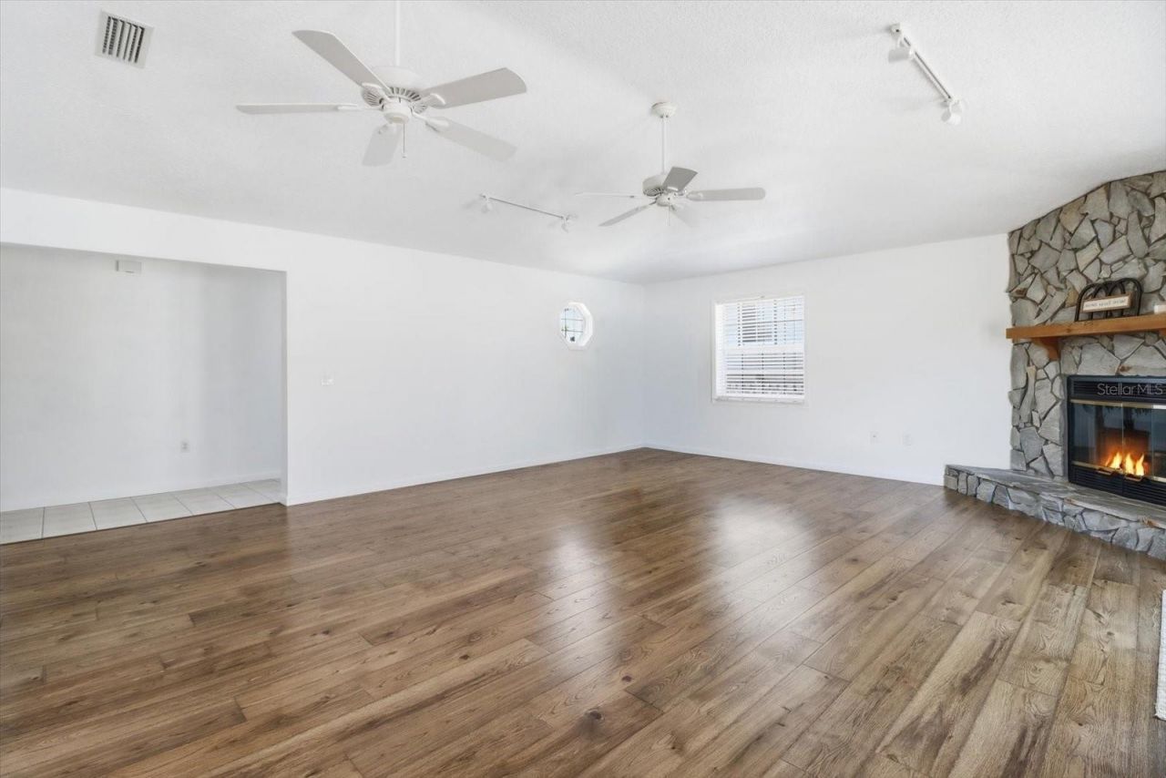 1931 NW 18th Street , Crystal River, FL 34428 Photo