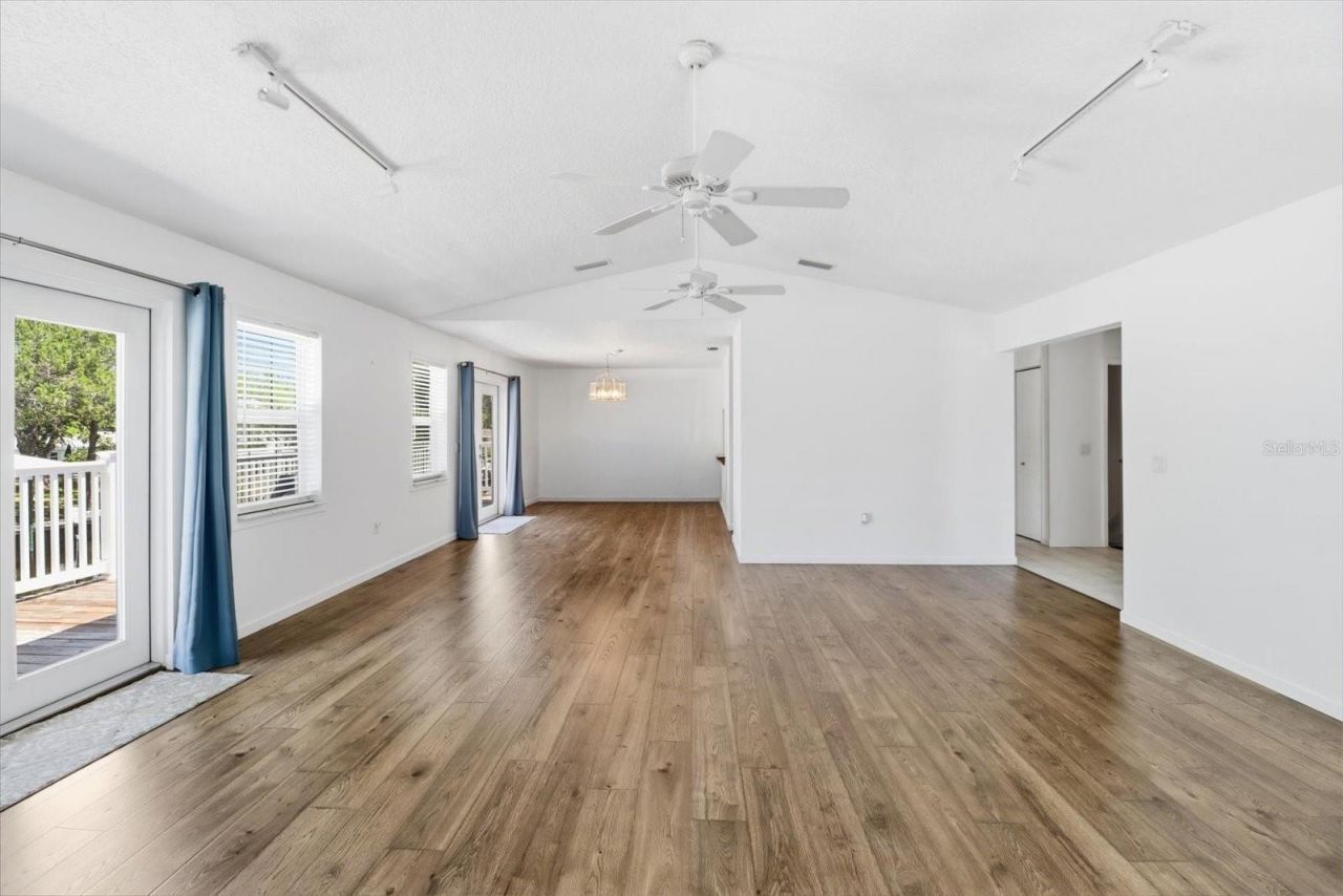 1931 NW 18th Street , Crystal River, FL 34428 Photo
