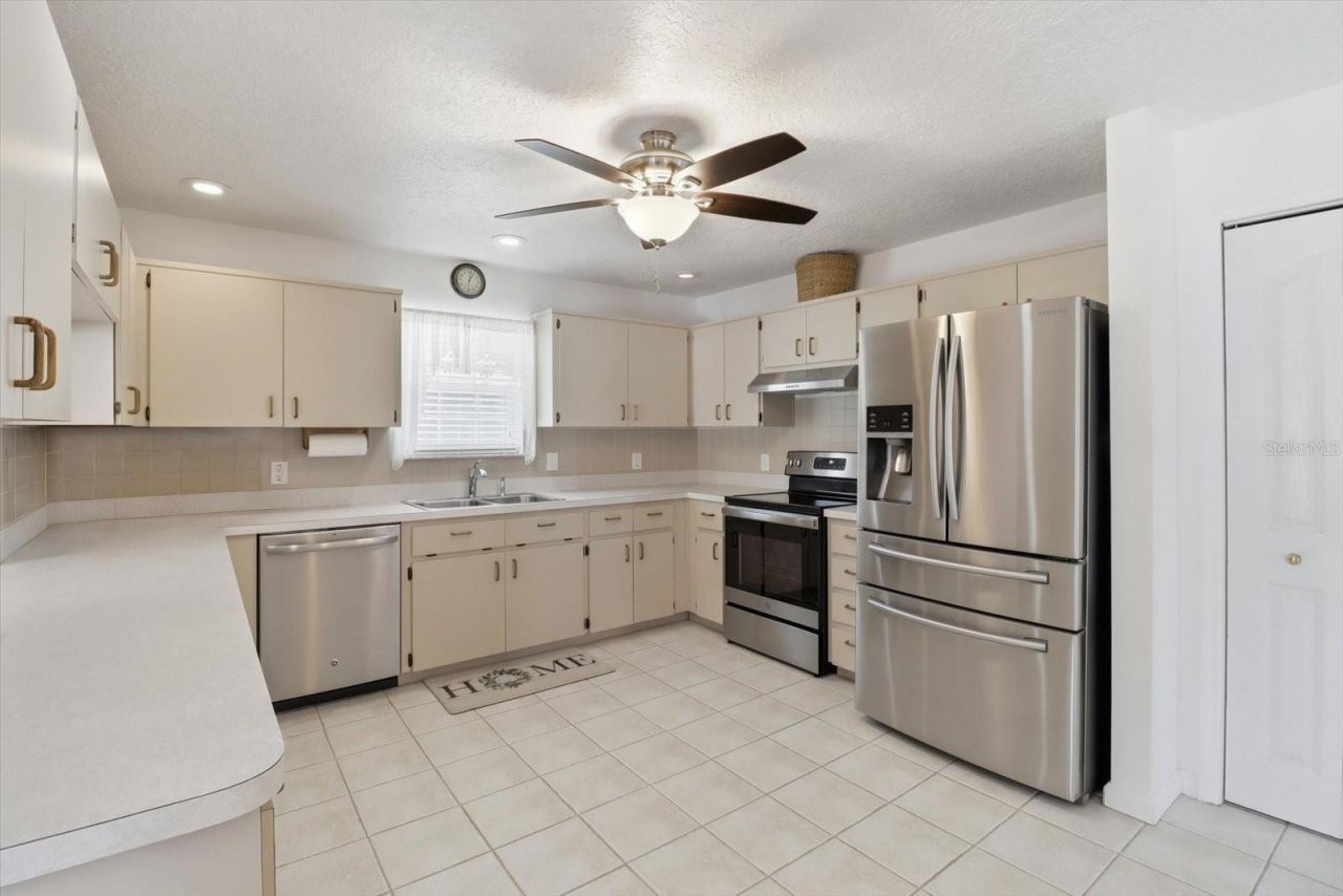 1931 NW 18th Street , Crystal River, FL 34428 Photo