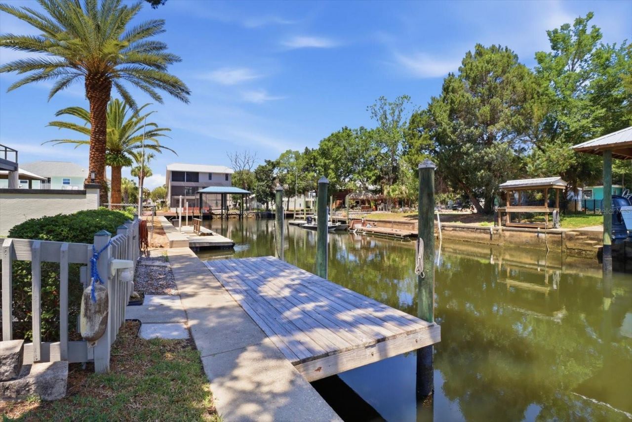 1931 NW 18th Street , Crystal River, FL 34428 Photo