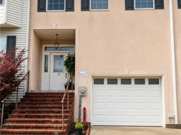 25 STANTON HALL Drive , Destrehan, LA 70047