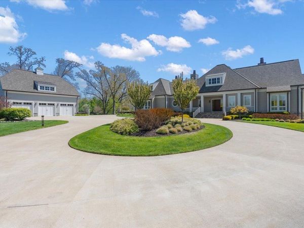 13741 S Indian Springs Road, Buchanan, MI 49107