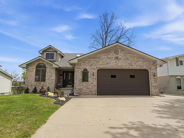 3750 Loch Drive, Highland, MI 48357