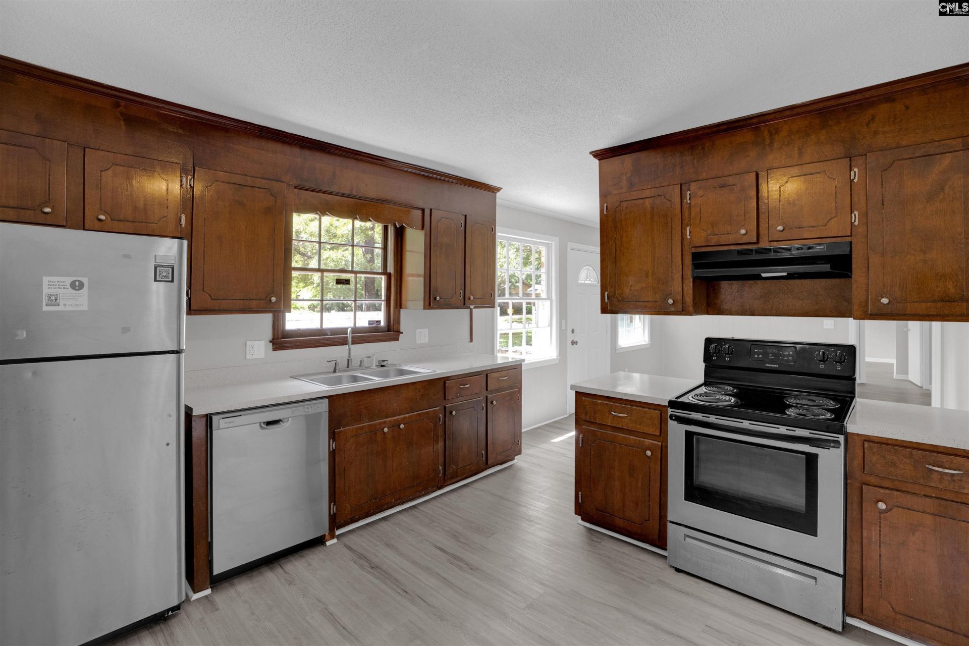 402 Ravenscroft Road  Photo 10