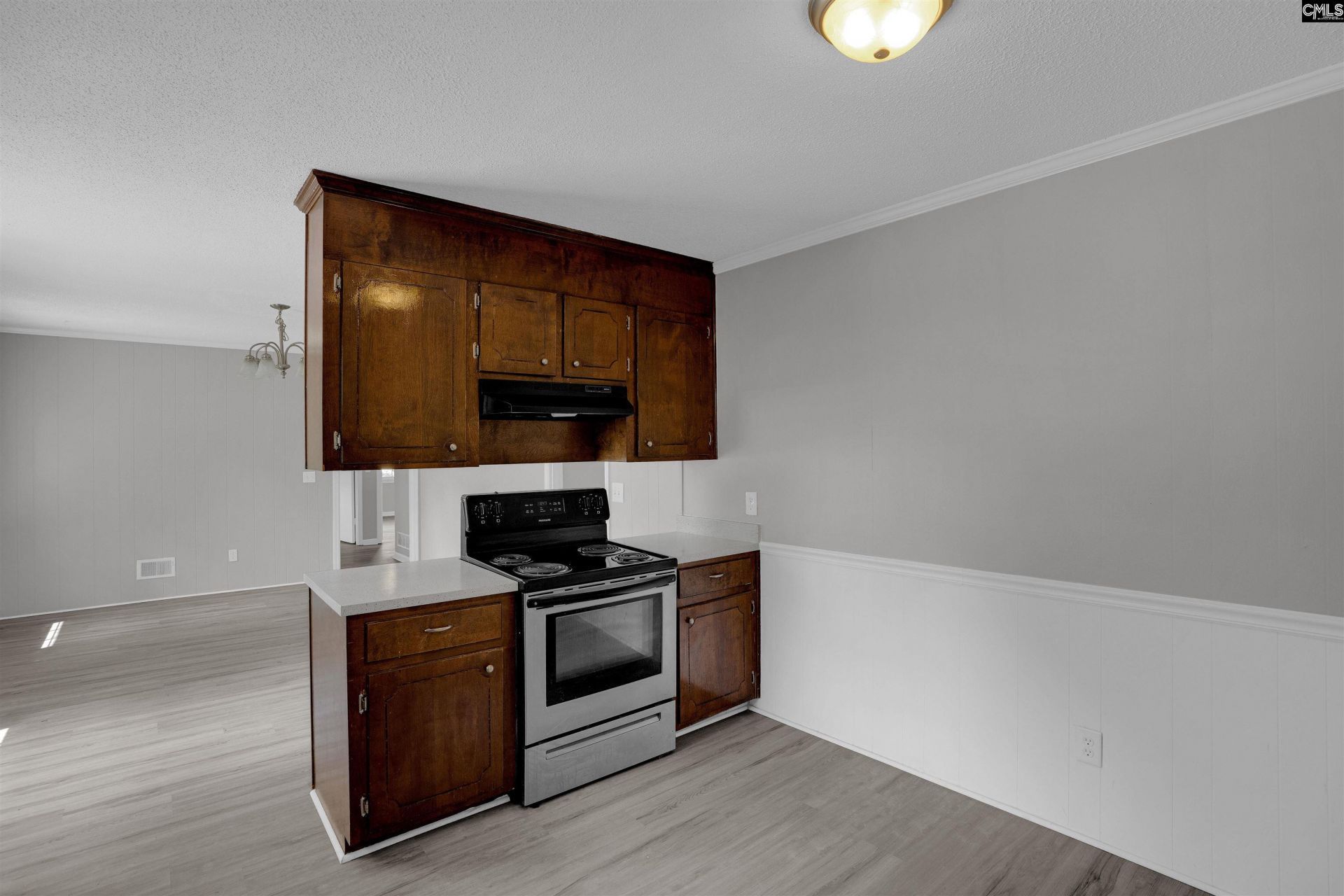402 Ravenscroft Road  Photo 11