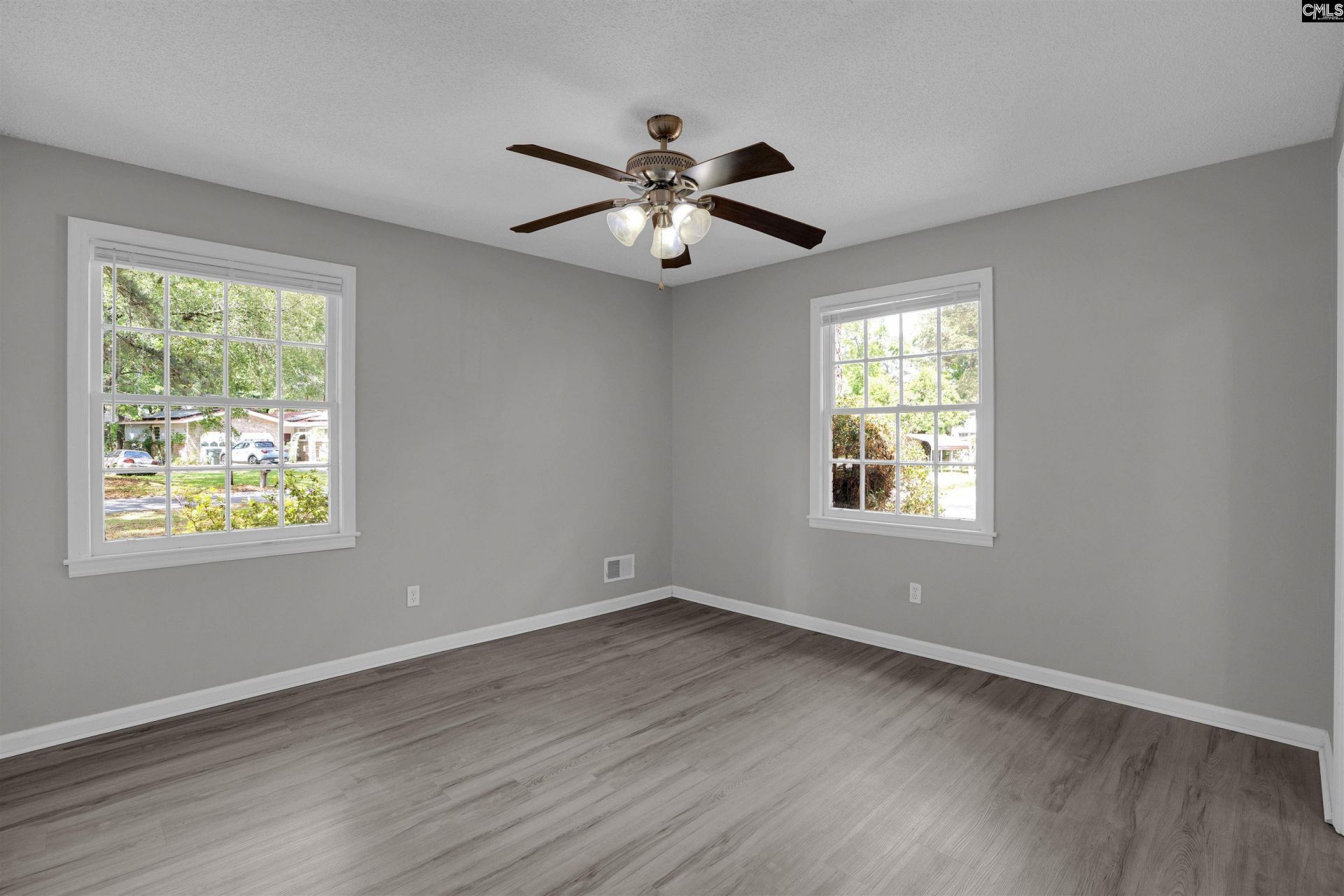 402 Ravenscroft Road  Photo 13