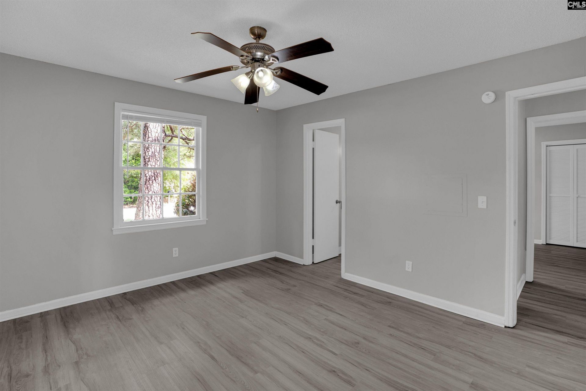 402 Ravenscroft Road  Photo 14