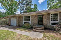 402 Ravenscroft Road  photo 4