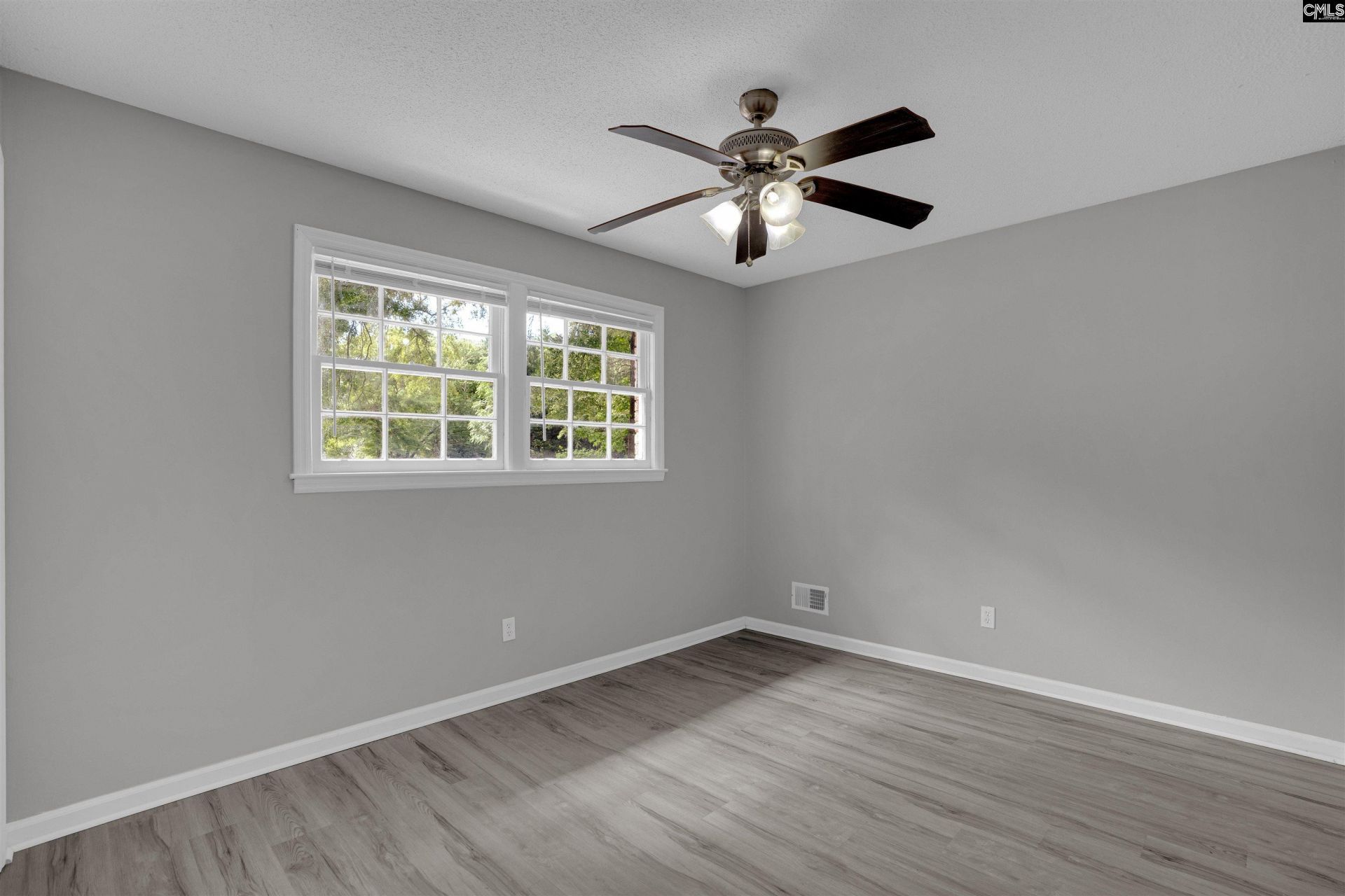 402 Ravenscroft Road  Photo 21