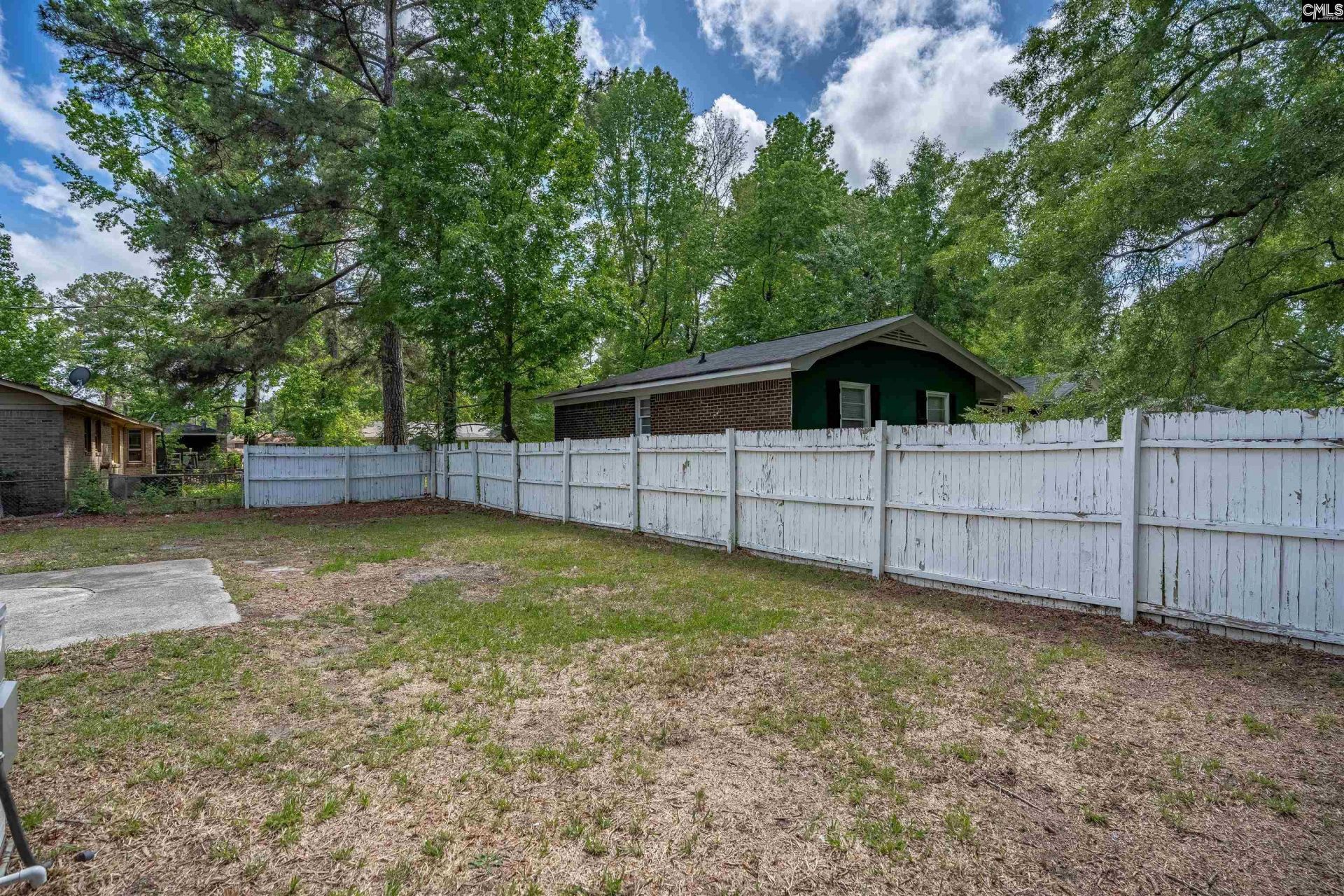 402 Ravenscroft Road  Photo 25