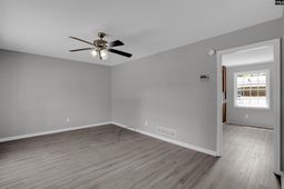 402 Ravenscroft Road  photo 4