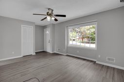 402 Ravenscroft Road  photo 4