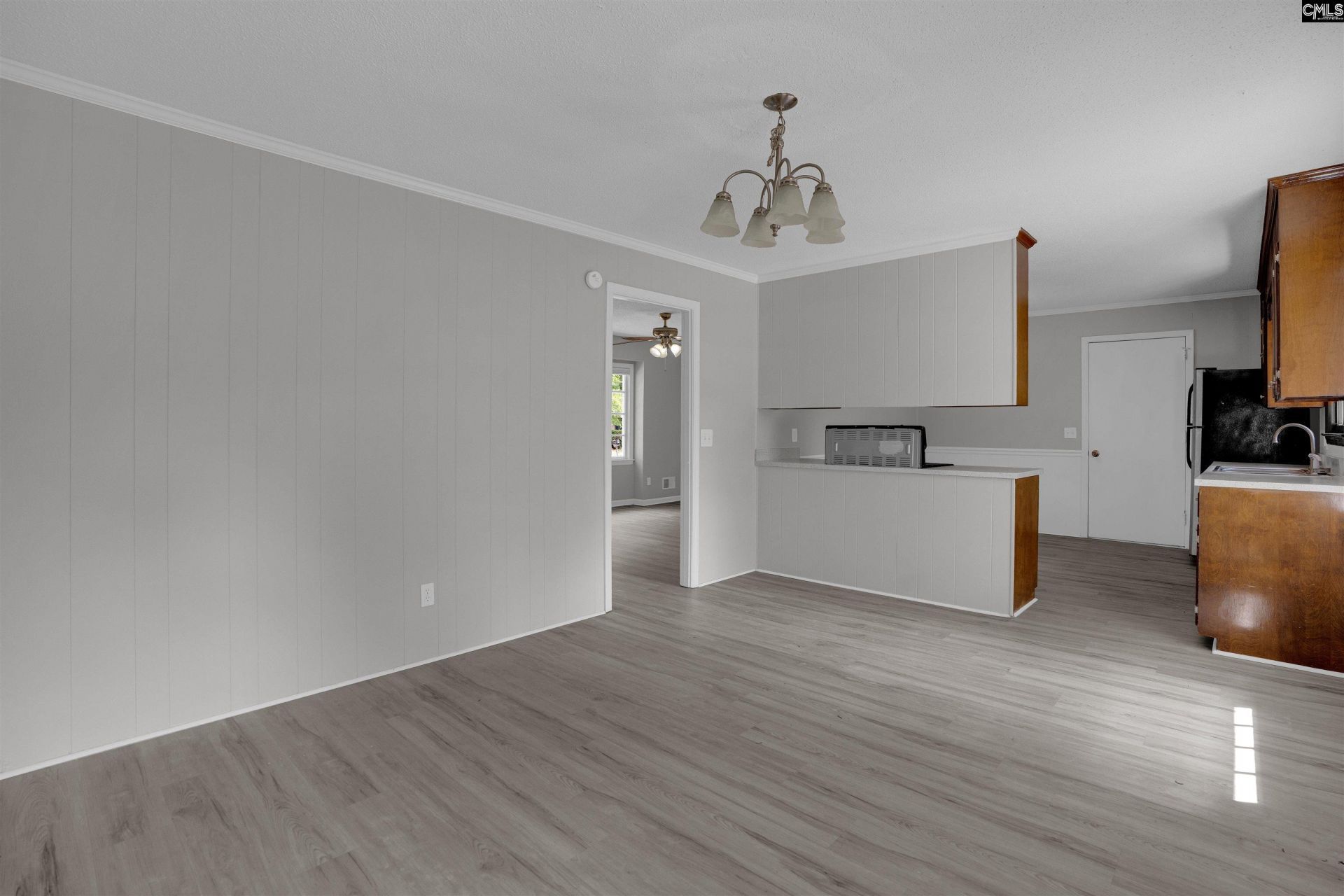 402 Ravenscroft Road  Photo 7