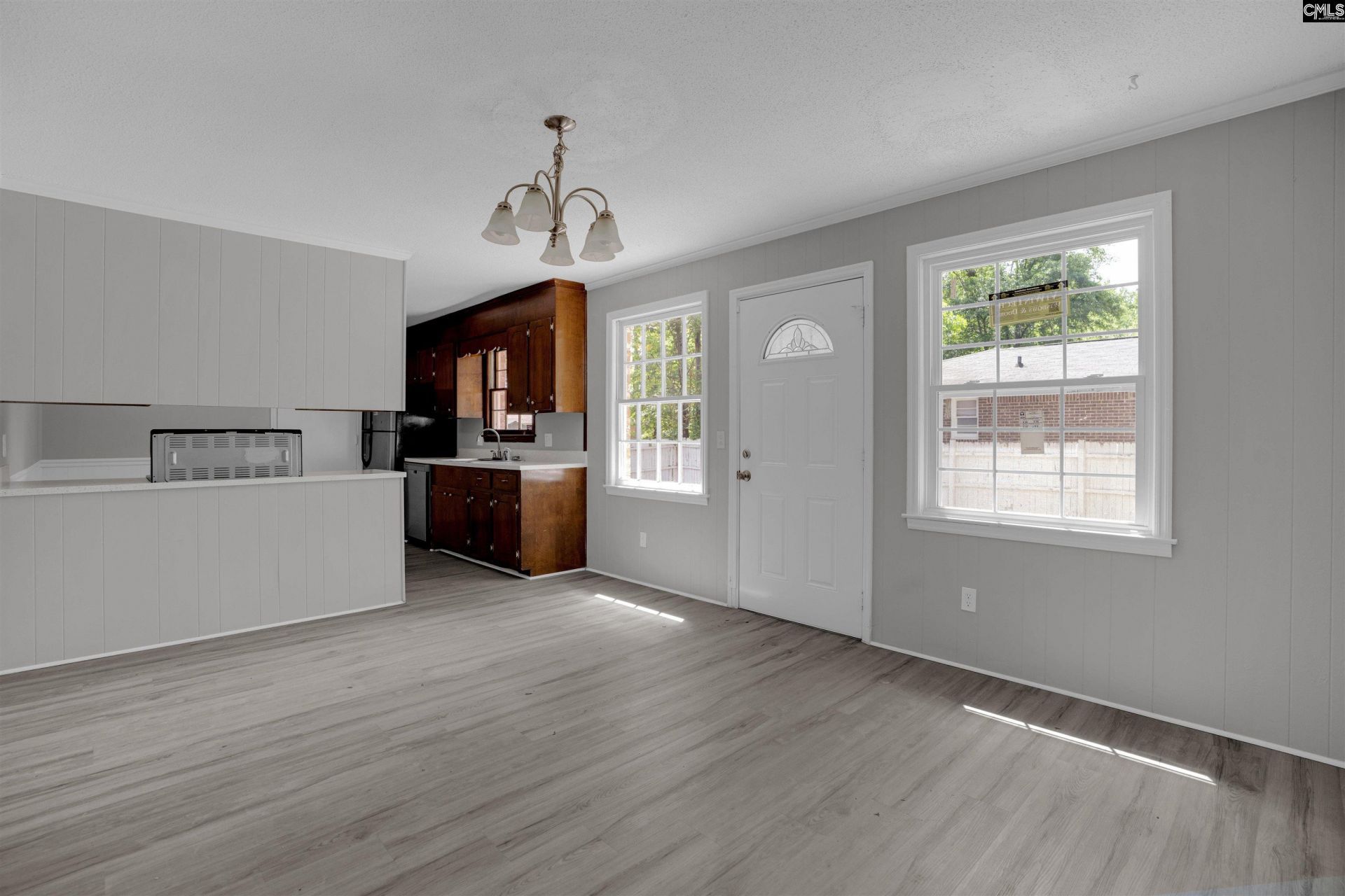 402 Ravenscroft Road  Photo 8