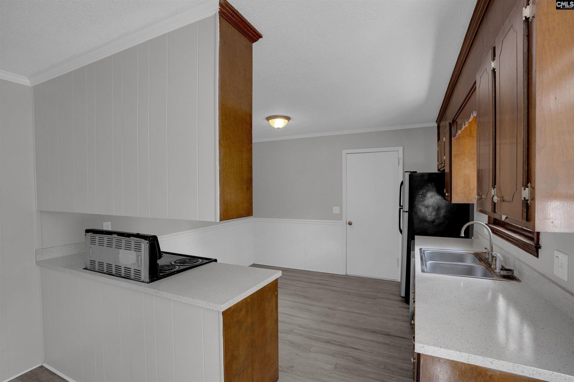 402 Ravenscroft Road  Photo 9