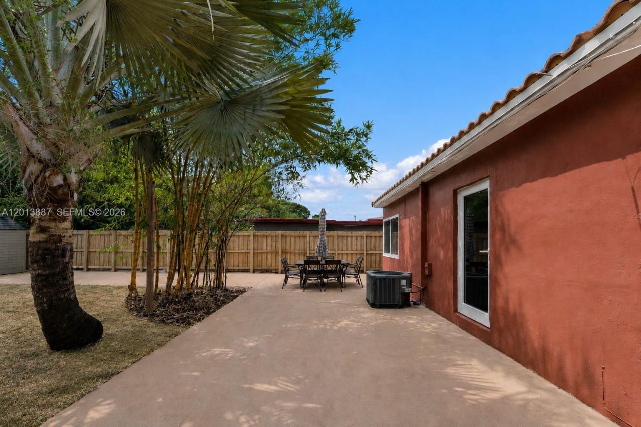 1340 NW 7th Ave, Fort Lauderdale, FL 33311 Photo