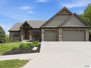 5823 S 238th Street, Elkhorn, NE 68022