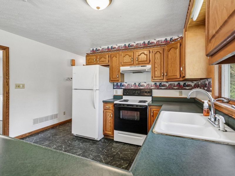 99 N 20th Street , Coshocton, OH 43812 Photo 10