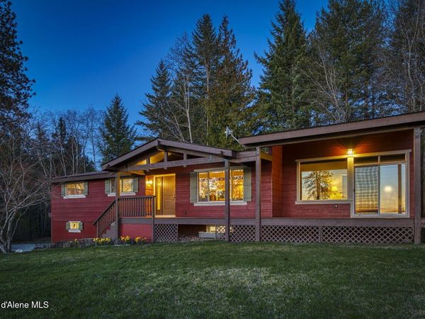 2310 Bottle Bay Rd , Sagle, ID 83860