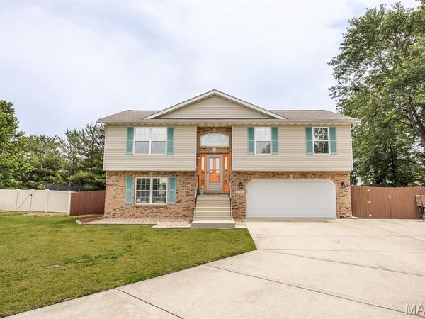 1156 Windshire Drive, Mascoutah, IL 62258