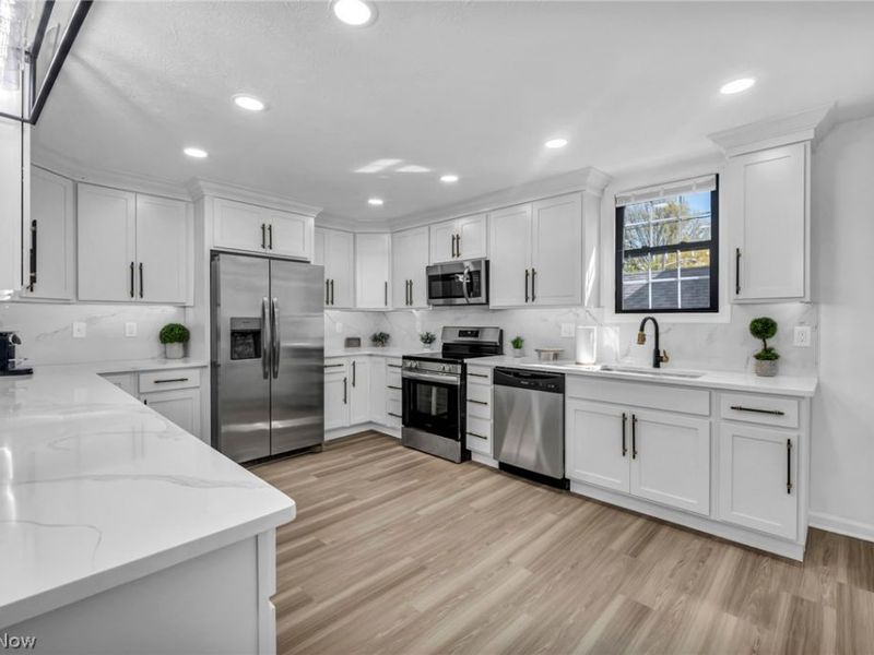 3741 Woodridge Road, Cleveland Heights, OH 44121 Photo 12