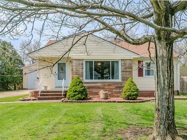 400 Harris Road, Richmond Heights, OH 44143