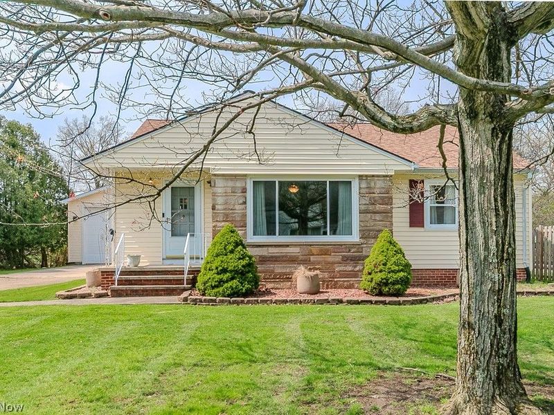 400 Harris Road, Richmond Heights, OH 44143 Photo 1