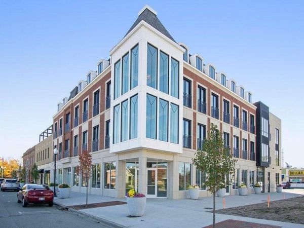 110 W Savidge Street, Unit 201, Spring Lake, MI 49456