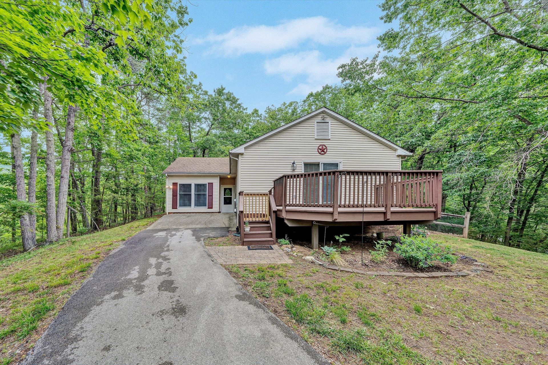 108 Mountain Lane Ter, Vinton, VA 24179 Main Photo