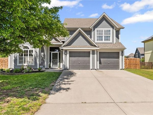 731 River Drive, Edwardsville, KS 66111