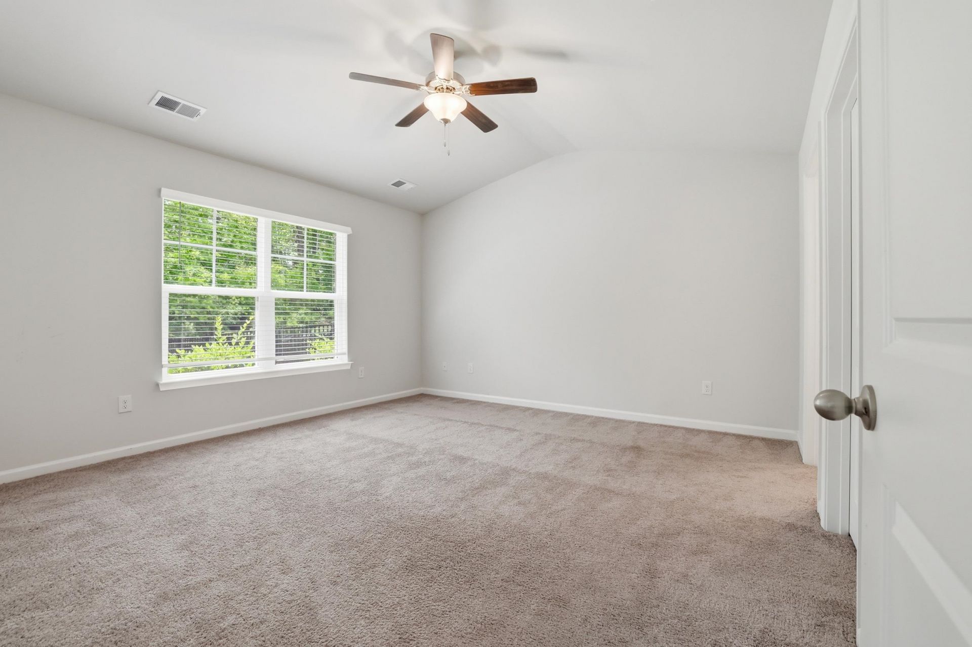 1412 Jardine Loop Photo 11