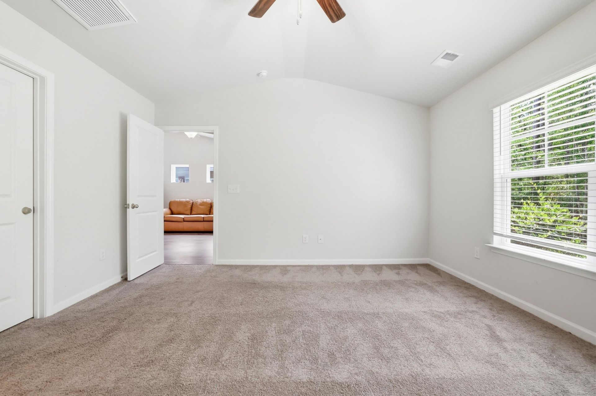 1412 Jardine Loop Photo 14