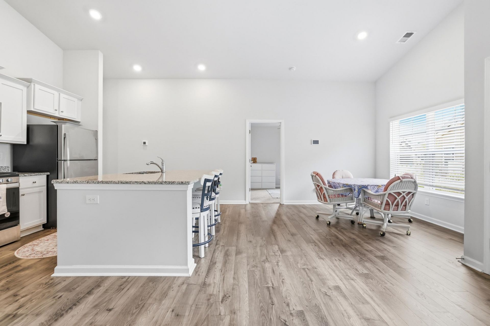 1412 Jardine Loop Photo 7