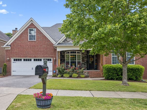 6013 Christmas Dr, Nolensville, TN 37135