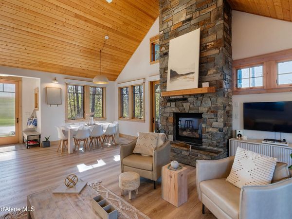 502 Hornby PL, Dover, ID 83825