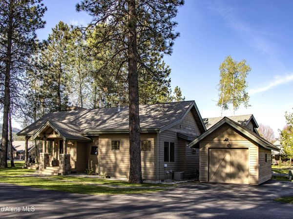 502 Hornby PL, Dover, ID 83825