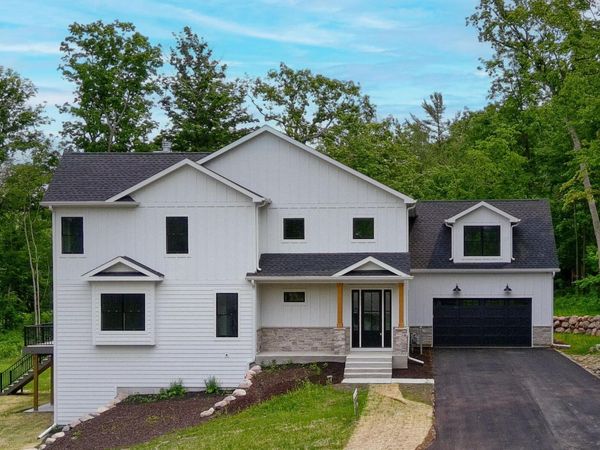 N2692 Forest Dr, Lake Geneva, WI 53147
